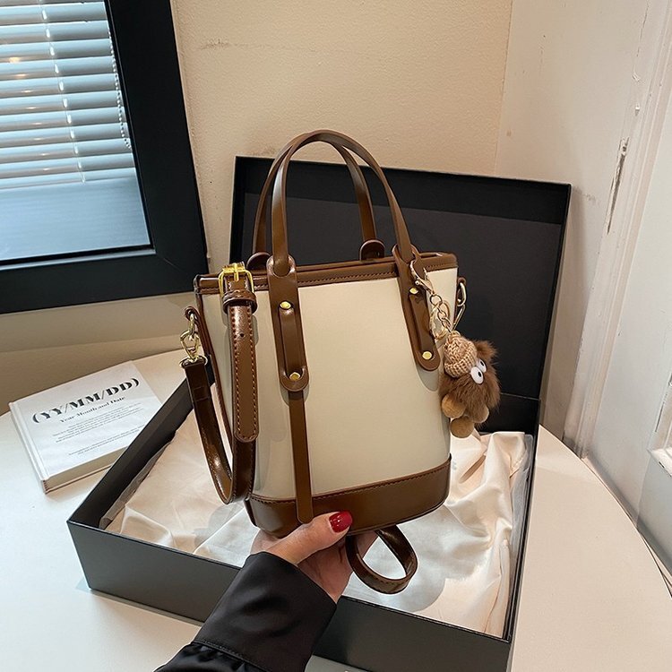 This year's popular bucket for women's 2024 spring/summer new fashion, versatile, high-end, niche design, single shoulder diagonal cross bag
