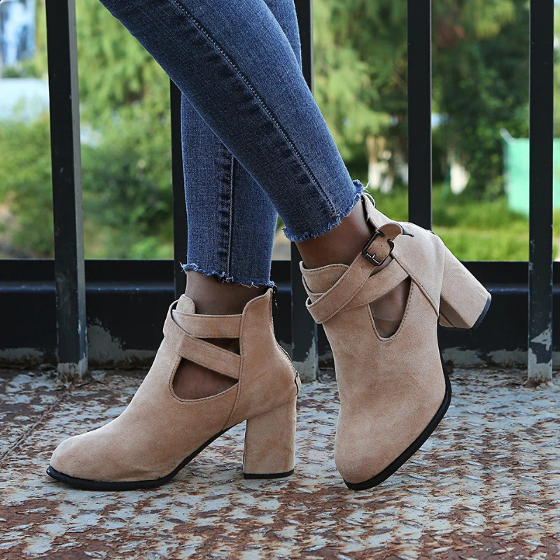 Autumn and winter round toe comfortable and sexy hollow warm solid color square high heels womens short boots 240914