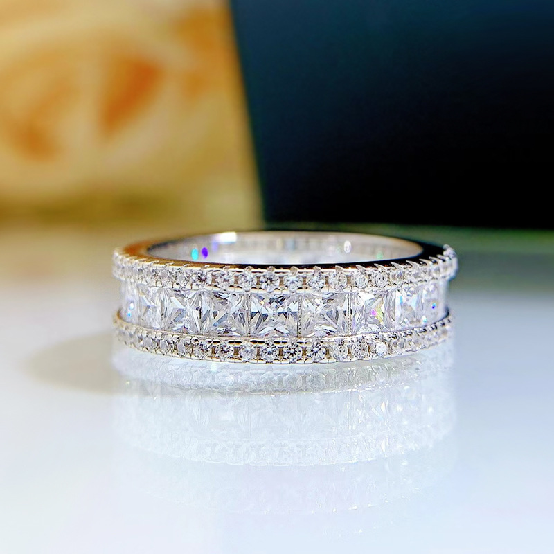 2024 Choucong Gorgeous Handamde Jewelry Real 100% Sterg Sier Princess Cut Sapphire Moissanite Dia Party Women Engagement Band Ring Gift