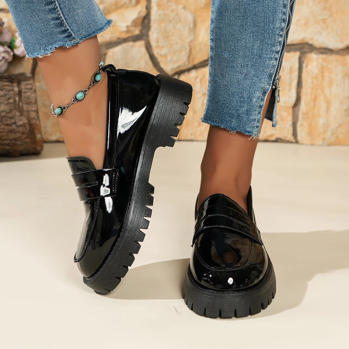 Womens apartment shoes spring summer boots comfortable lightweight fashionable sports shoes casual outdoor shoes 240914