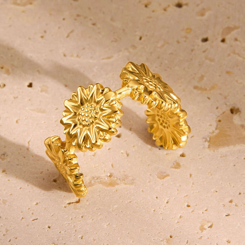 High end ring artistic little Zou Ju titanium steel non fading personality 18K gold-plated C-shaped ring hand jewelry ring Party Gift Designer Jewelry