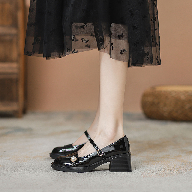 2024's New Women's Mary Janes: Soft Leather Pearl-Studded Wine Red Pumps 3bf7