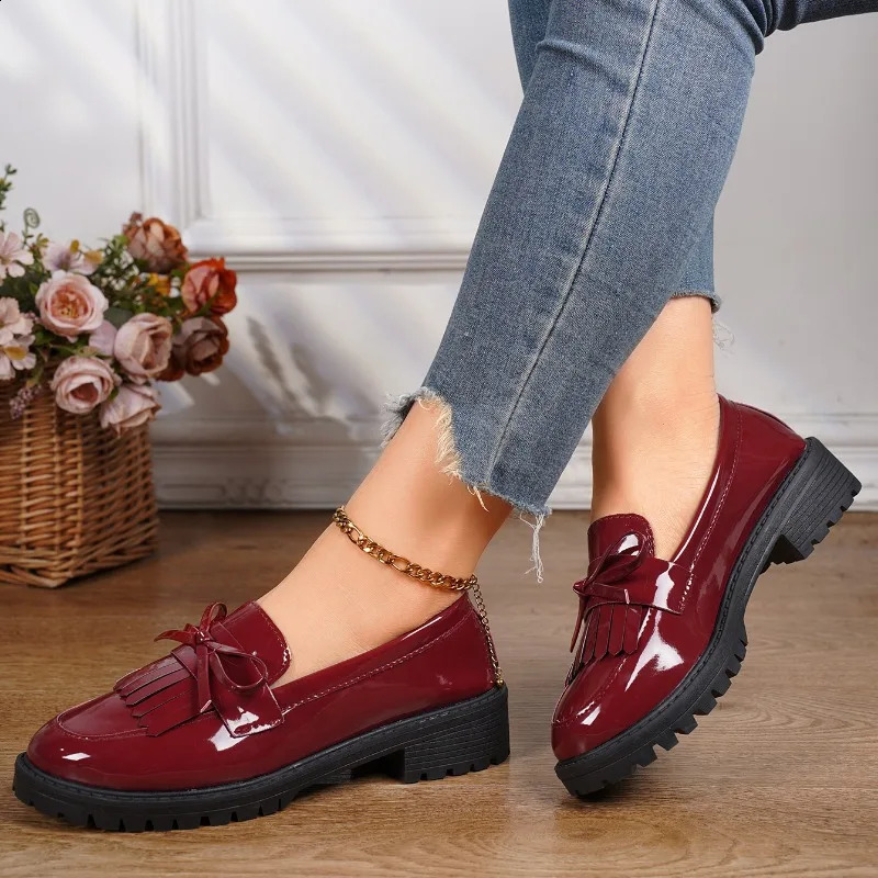 Womens Spring 2024 Fashion Round Flat Shoes Anti slip Womens Shoes PU Leather Shallow Mouth Smooth Womens Flat Shoes Large Size 240914