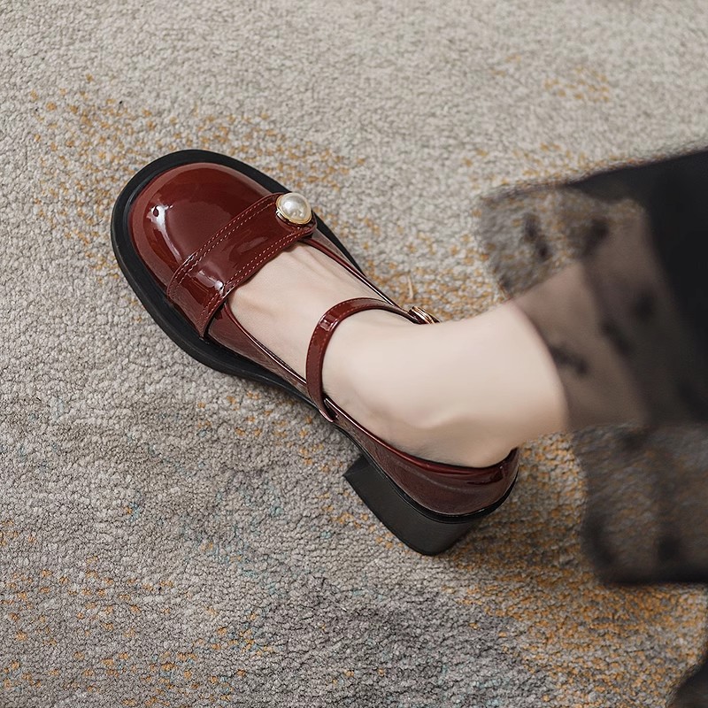 2024's New Women's Mary Janes: Soft Leather Pearl-Studded Wine Red Pumps 3bf7