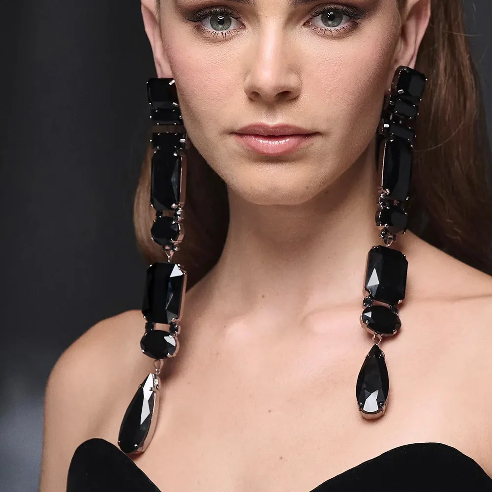 Stonefans Banquet Catwalk Black Crystal Earrings Dangle Jewelry Women Geometric Shape Exaggerated Long Tassel Earrings Party 240914