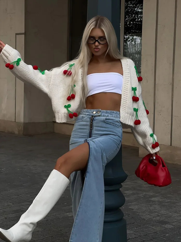 Sweet 3D Cherry Embroidered Knitted Cardigan Autumn Elegant Womens Long Sleeve Short Sweater Fashion Street Clothing 240912