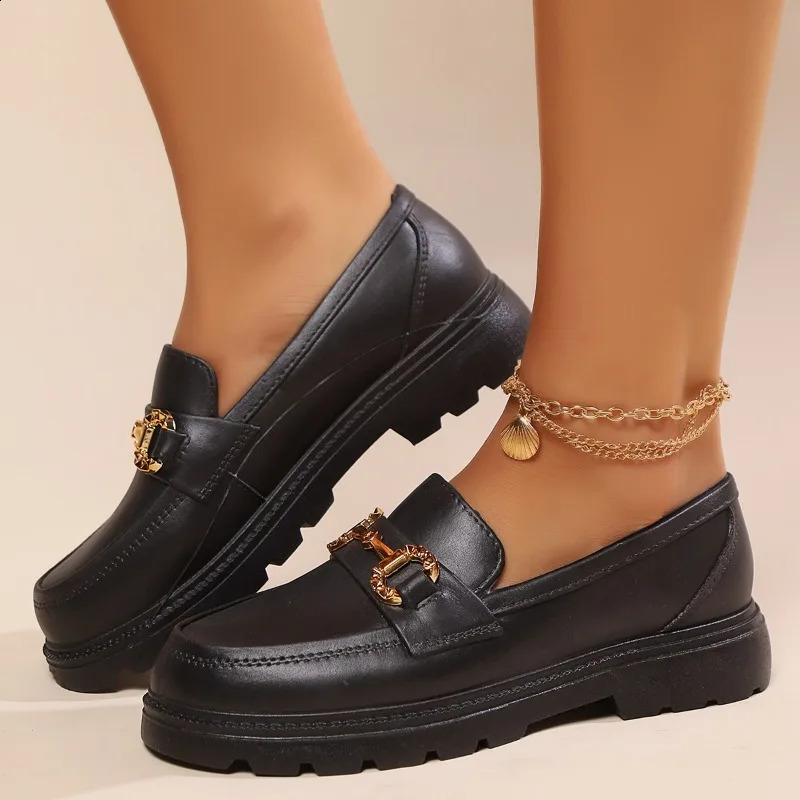 Womens shoes 2024 selling fashion casual version casual shoes exterior lazy and slippery thick soled womens shoes Zapatos 240914