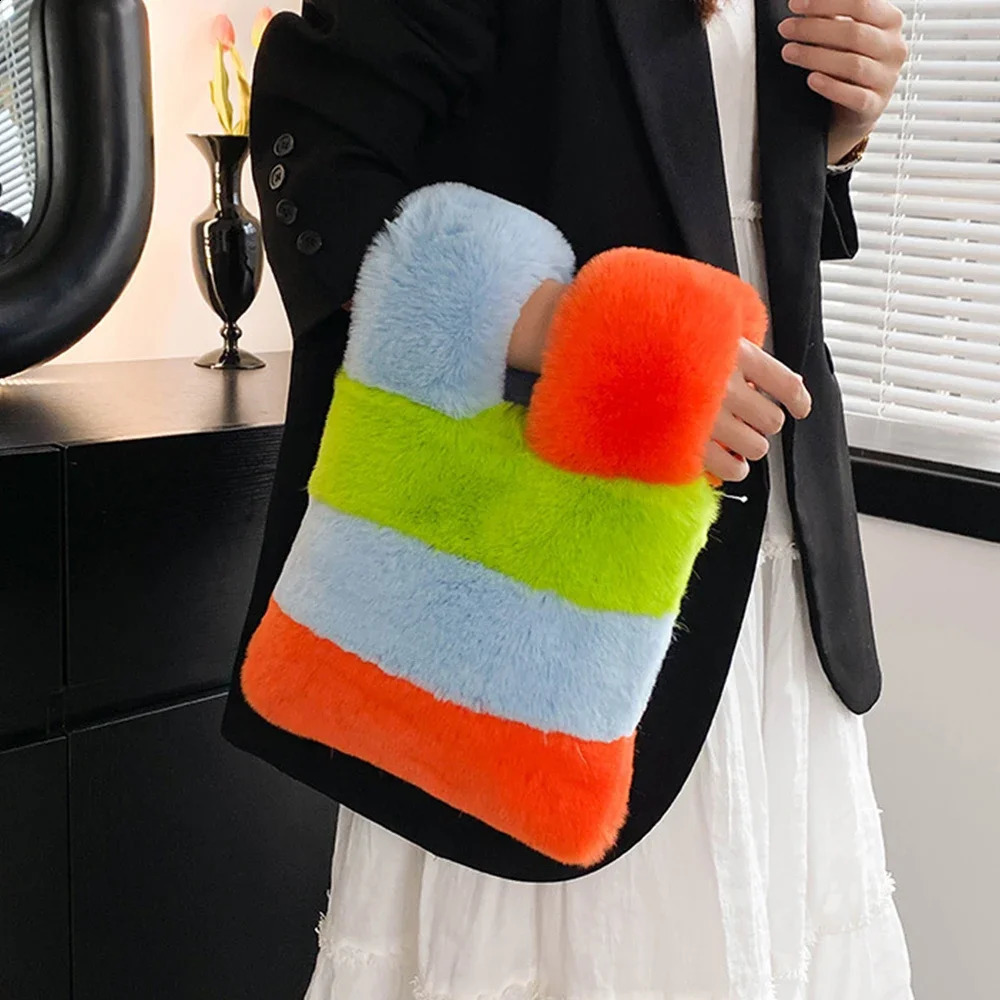 Candy Color Plush Wrist Bag Winter Stripe Womens Bag Mini Faux Fur Bags for Women Fluffy Warm Soft Purses and Handbags Tote 240909
