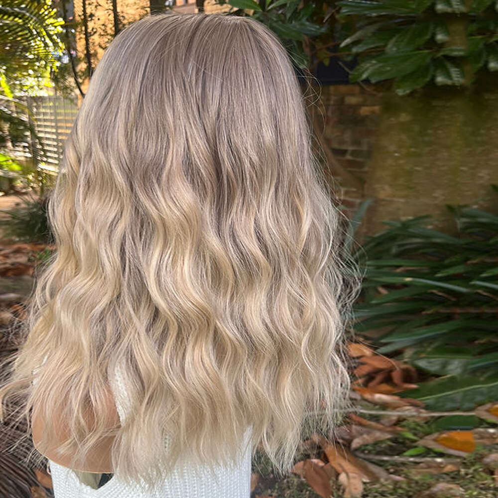 Belge Blonde Highlights Balayage Synthetic Wigs Warm Brown Roots Gorgeous Beach Waves Beautiful Heat Friendly Fibres HD Lace