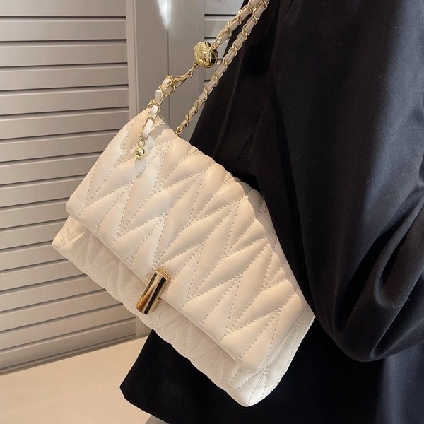 Ladies' Korean Luxury Fashion Shoulder Bag Diameter Mesh Chain Crossbody Bag 2025 Summer New Trend Simple High-end Small Square Bag