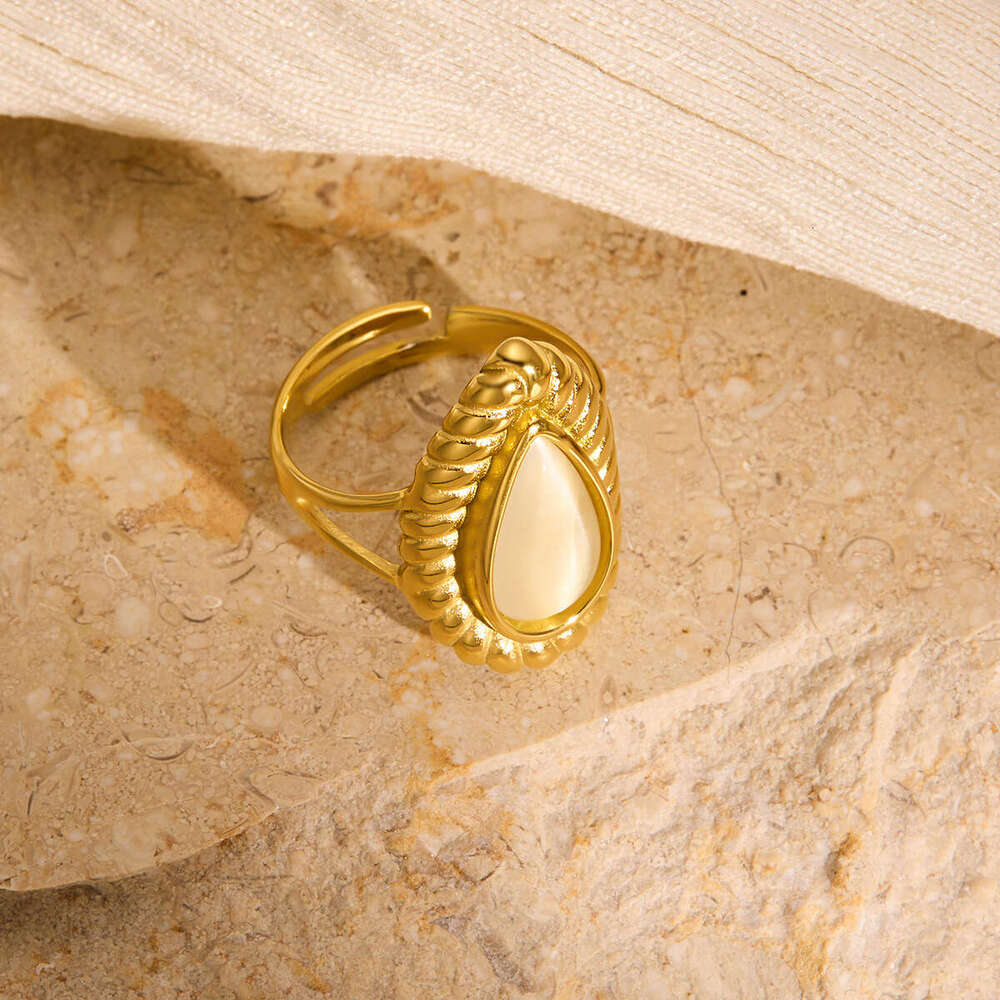 Vintage stainless steel ring for women non fading 18k gold-plated ring titanium steel fashionable and versatile cat's eye stone ring Party Gift D