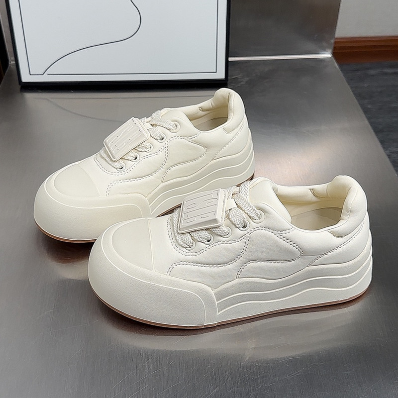 2024 Autumn New Soft Leather Versatile Thick Sole Niche Fashion Casual Shoes