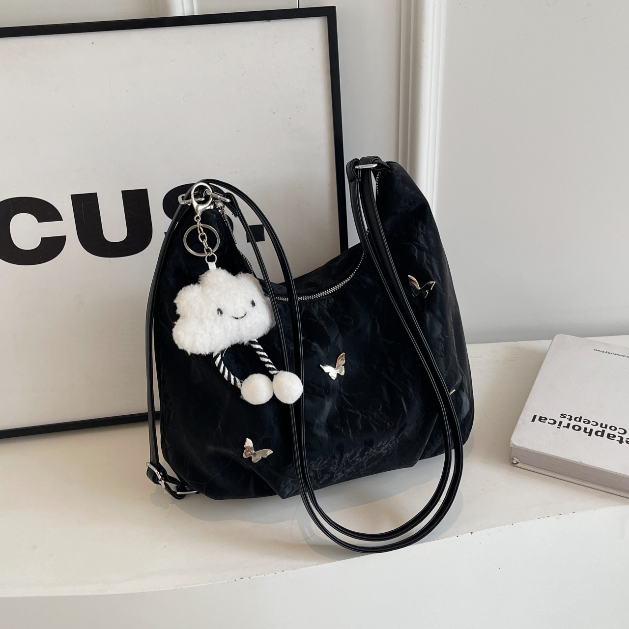 New Simple And Cute Handbag Designer Crossbody Bag With High-end Texture Large Capacity Crossbody Body Summer Niche Simple Handheld Shoulder Bag Handb
