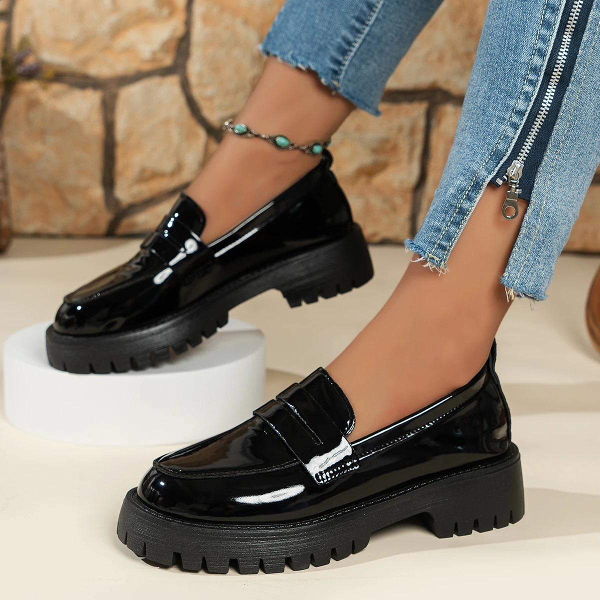 Womens apartment shoes spring summer boots comfortable lightweight fashionable sports shoes casual outdoor shoes 240914