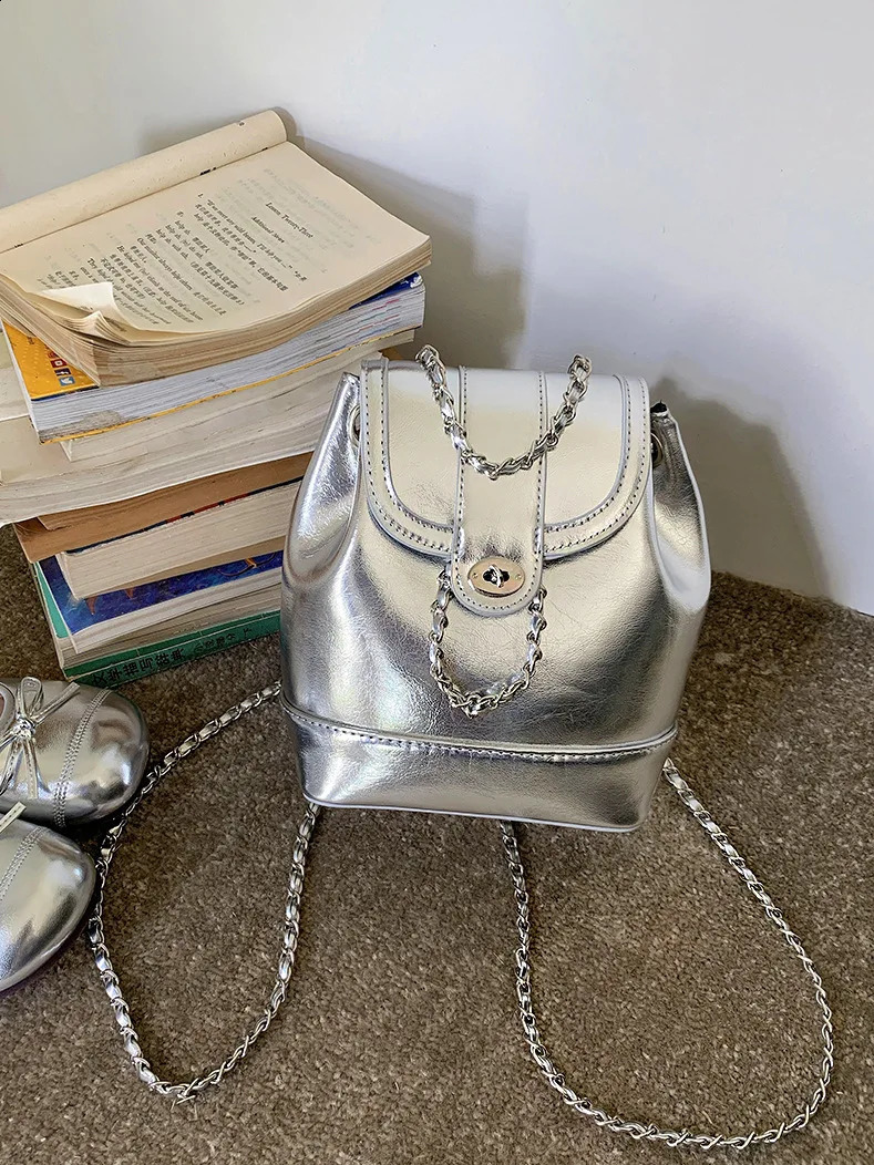 Nicheautuumn/winter mini tweed style chain shoulder bag for women Ins blog master student oil wax leather shoulder bag from South Korea 240912