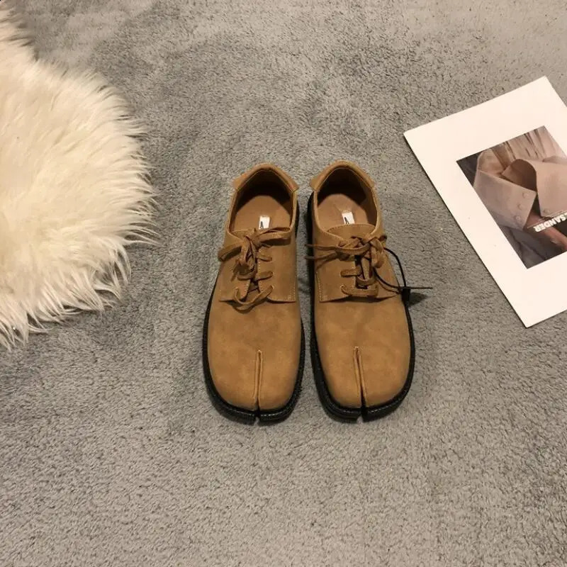 Trendy Fashion Flats Shoes Women Tabi Ninja Moccasins Split Toe Lace Up Loafers Casual Retro Pumps 2024 Autumn Footwear Mujer 240906