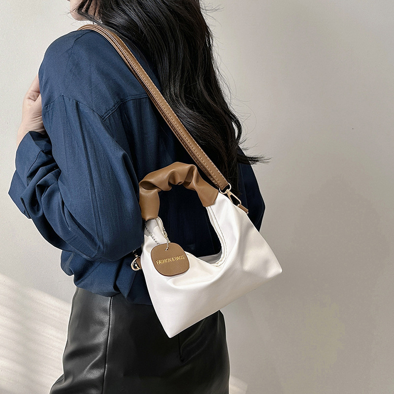 Lightweight Luxury Texture Korean Version Soft Leather Handheld Crossbody Bag 2025 Summer New Single Shoulder Crossbody Bag Women's Fashionable H