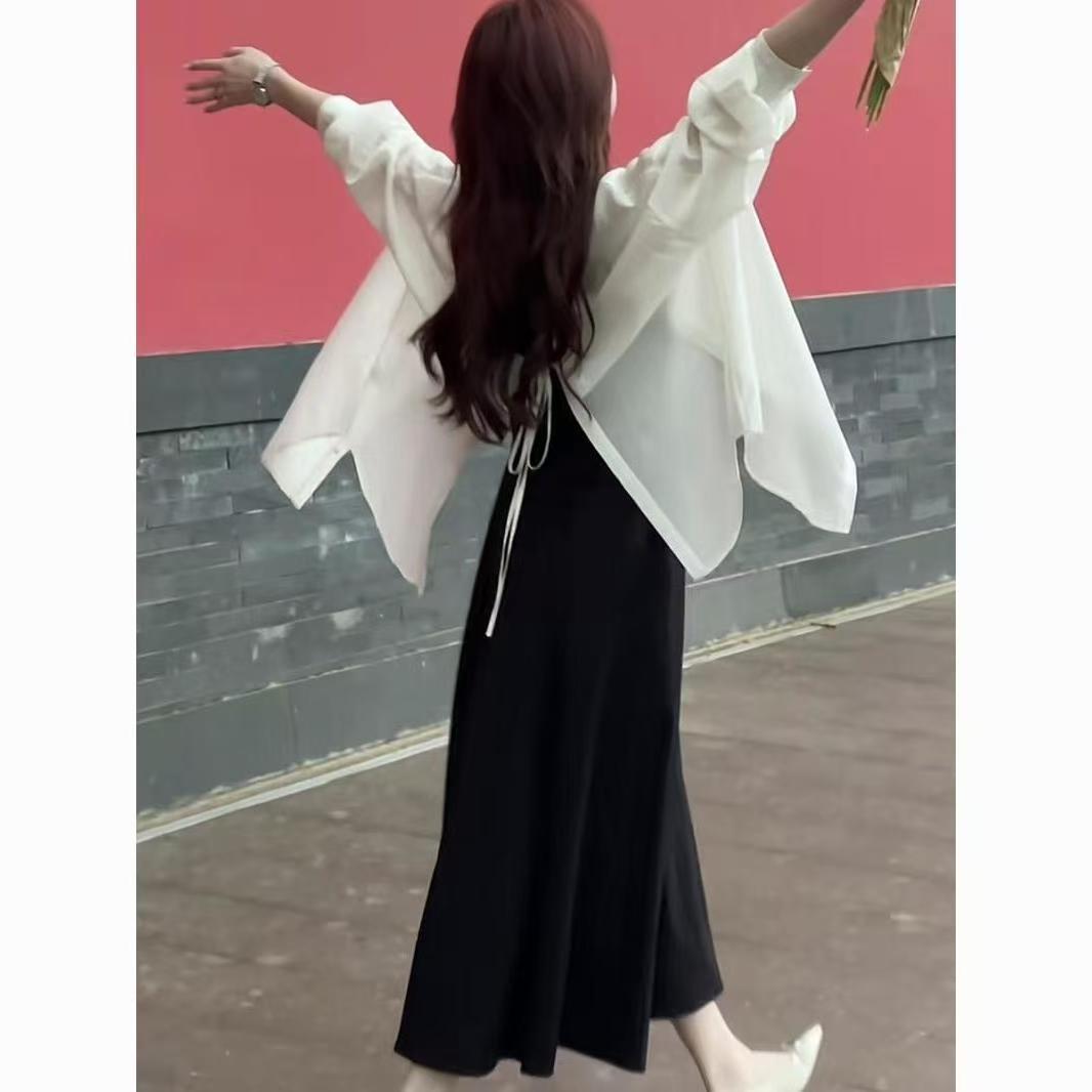 Thin long-sleeved sun protection clothes for women wear in summer 2024, with a sense of design, split-back shirts and ultra-thin tops.