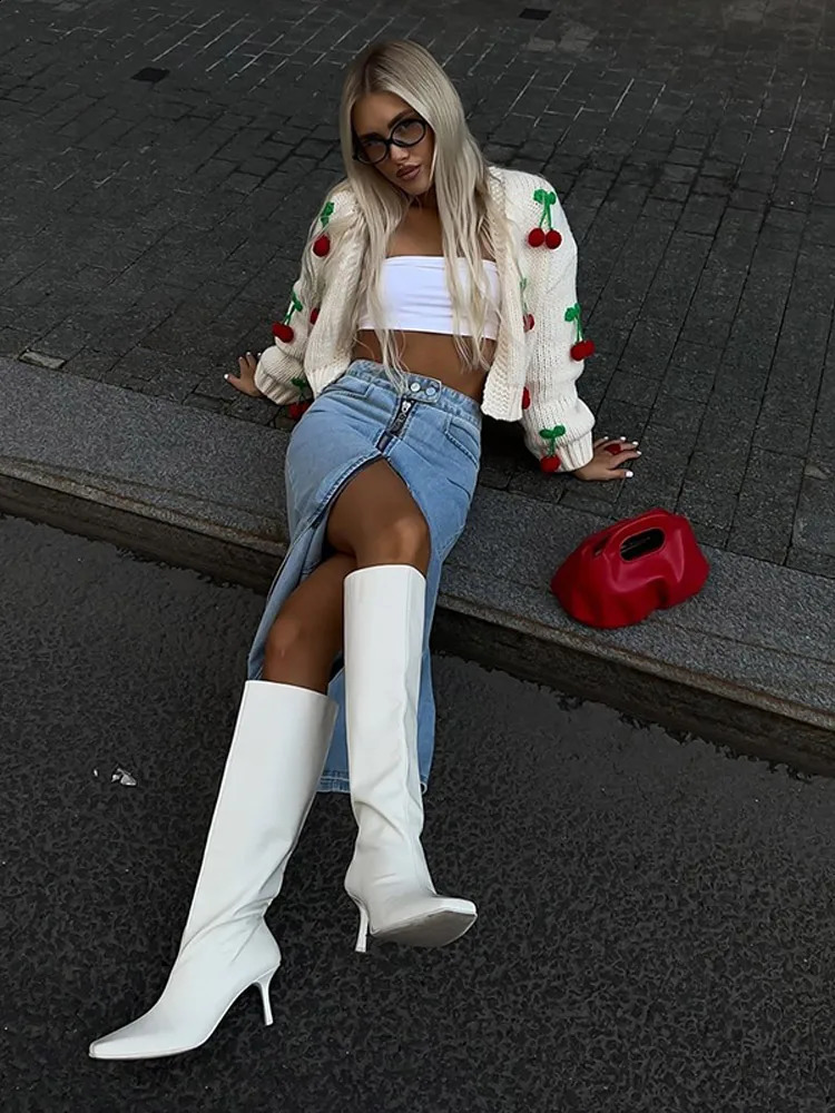 Sweet 3D Cherry Embroidered Knitted Cardigan Autumn Elegant Womens Long Sleeve Short Sweater Fashion Street Clothing 240912