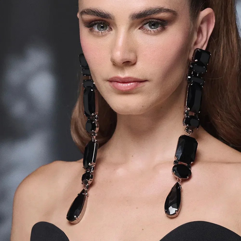 Stonefans Banquet Catwalk Black Crystal Earrings Dangle Jewelry Women Geometric Shape Exaggerated Long Tassel Earrings Party 240914