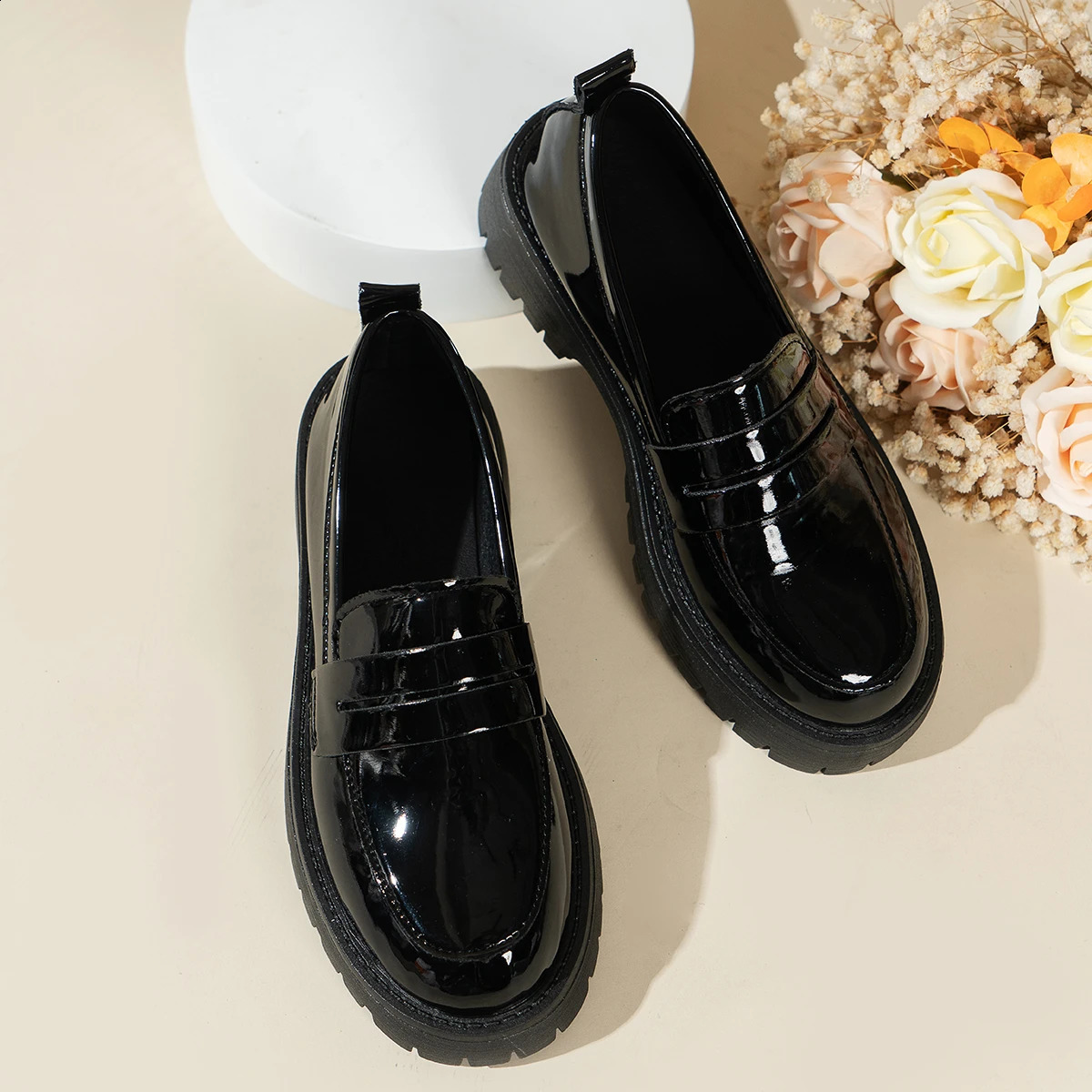 Womens apartment shoes spring summer boots comfortable lightweight fashionable sports shoes casual outdoor shoes 240914
