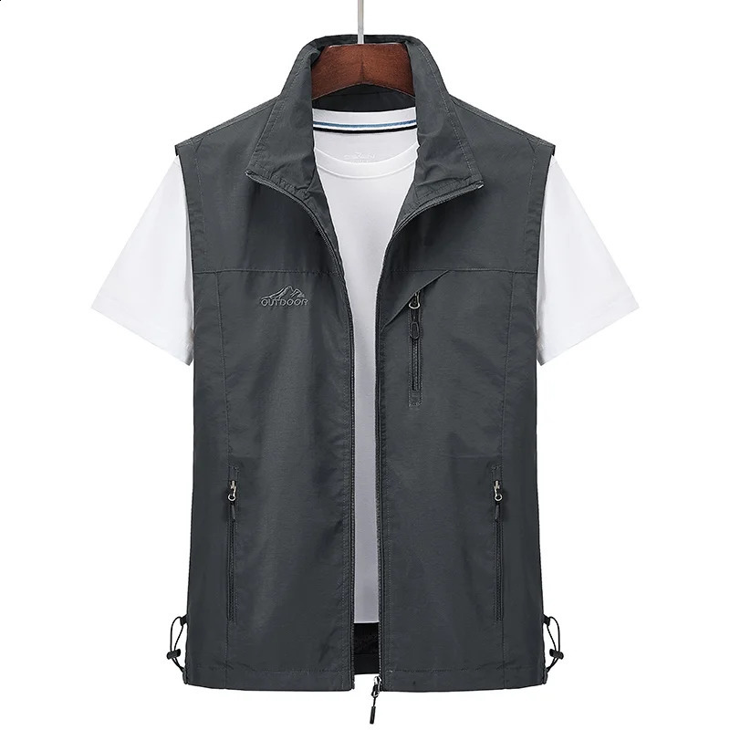 Mens vest spring and autumn thin casual breathable vest jacket for mens youth middle-aged and elderly quick drying vest 240912