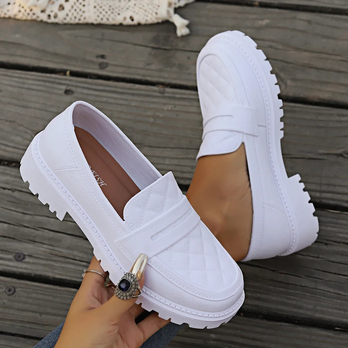 Spring and summer casual shallow mouth comfortable and elegant low foot pad round toe square foot pad fashionable womens shoe number 2192 240914