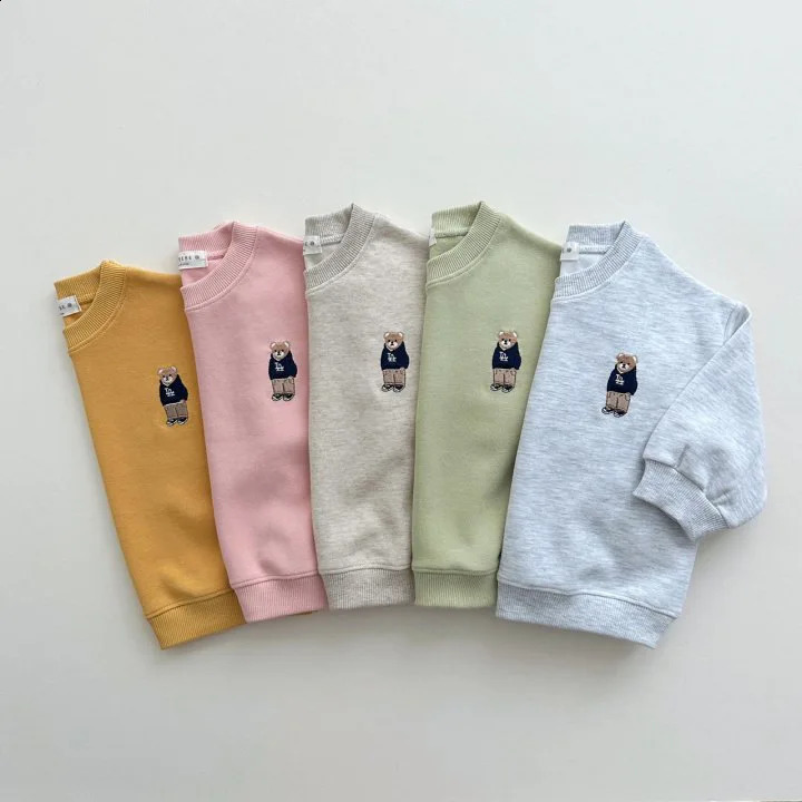 Autumn childrens clothing cartoon bear casual sportswear for boys and girls baby cotton embroidered top and pants 2-piece childrens sportswear set 240