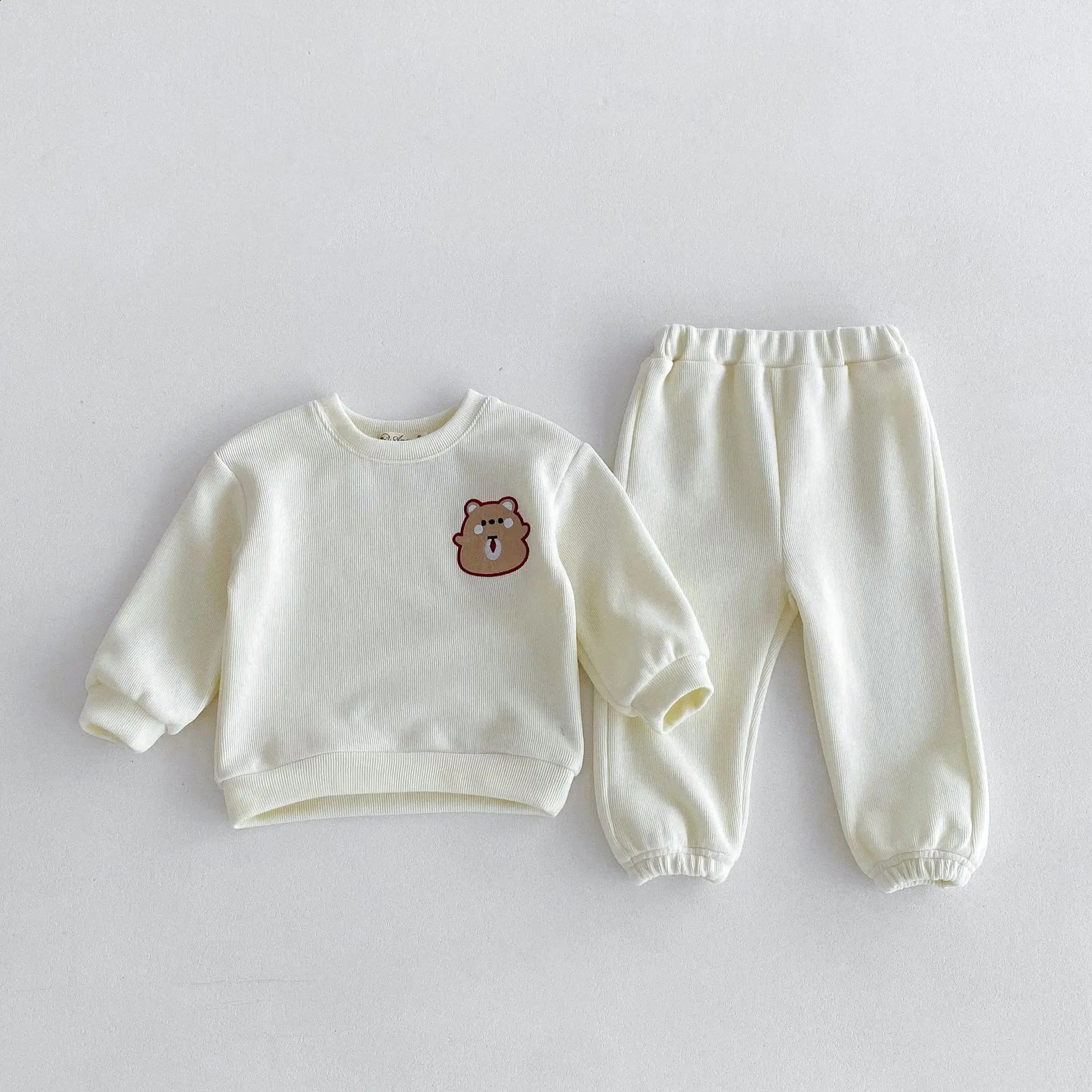 Korean childrens autumn and winter clothing cute cartoon print baby boys and girls casual childrens sportswear 2-piece set 1-7Y 240913