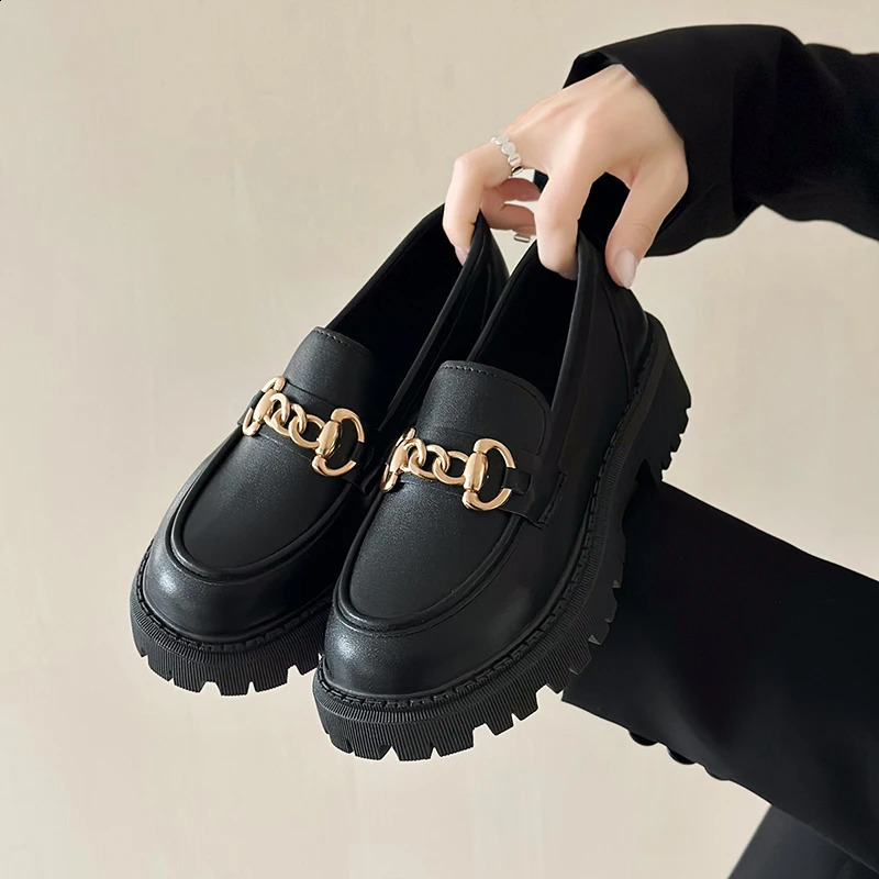 Loafers womens fashionable Mary Janes round toe flat Loafers Oxford platform casual metal chain buckle womens high heels 240914