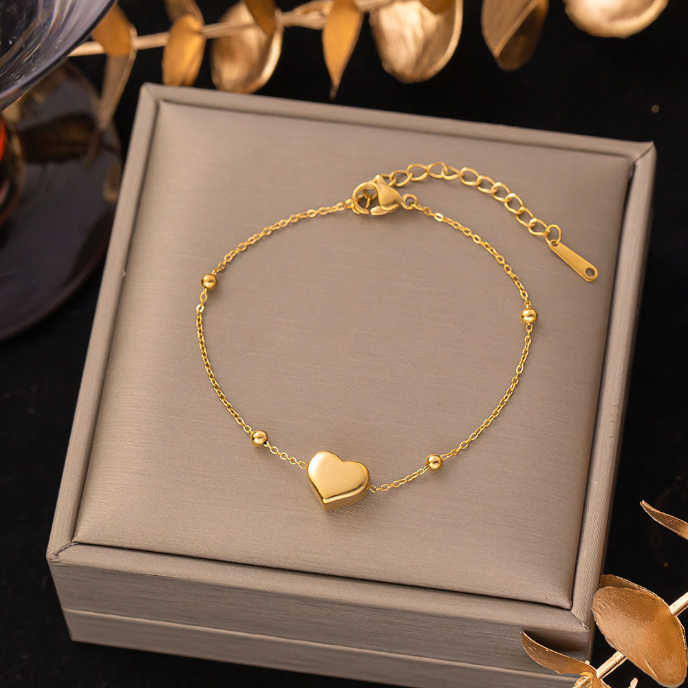 Delicate Gold Plated Charm for Women Classical Love Heart Pendent Titanium Steel Bracelets Designer Letter Hand Chain Bracelet Wedding Jewelry Gift