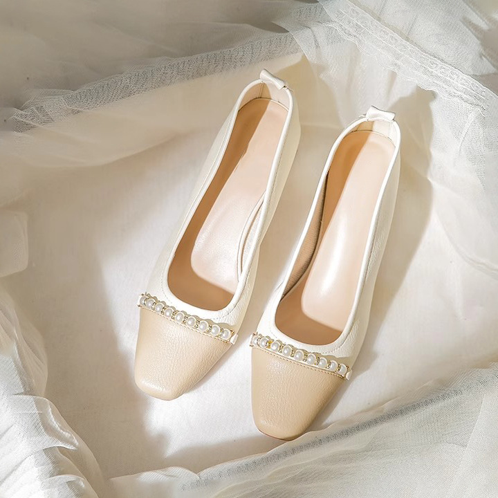 2024 New Small Fragrant French High Thick Heels Gentle Pearl Color Blocked Retro Mary Jane Single Shoes