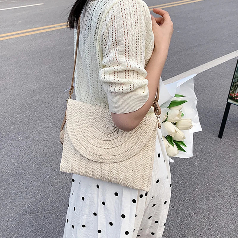 Summer Beach Straw Clutch Bag Cute Ball pendant Crossbody for Women Travel Shoulder Bags Purse Ladies Casual Wicker 240914