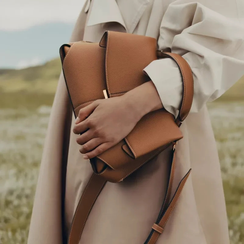 2024 Pleated Design Shoulder Women Brand Designer hot Genuine Leather Elegant Solid Color Crossbody Bags Chic Handbags Ladies