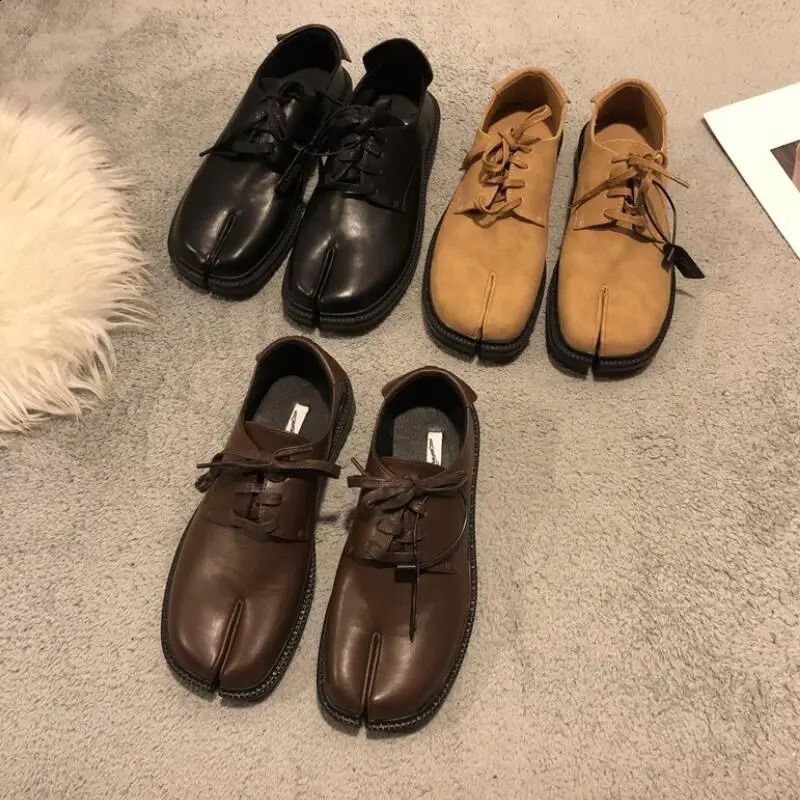 Trendy Fashion Flats Shoes Women Tabi Ninja Moccasins Split Toe Lace Up Loafers Casual Retro Pumps 2024 Autumn Footwear Mujer 240906