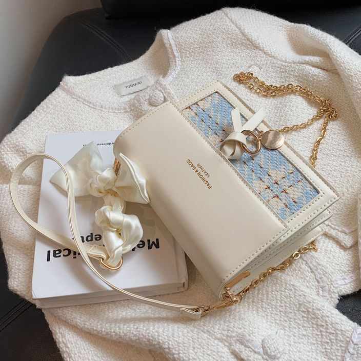 Summer 2025 Korean Light Luxury Women's Fashion Shoulder Bag With Diagonal Cross Small Bag Design For Commuting Multi Functional And Unique Insta