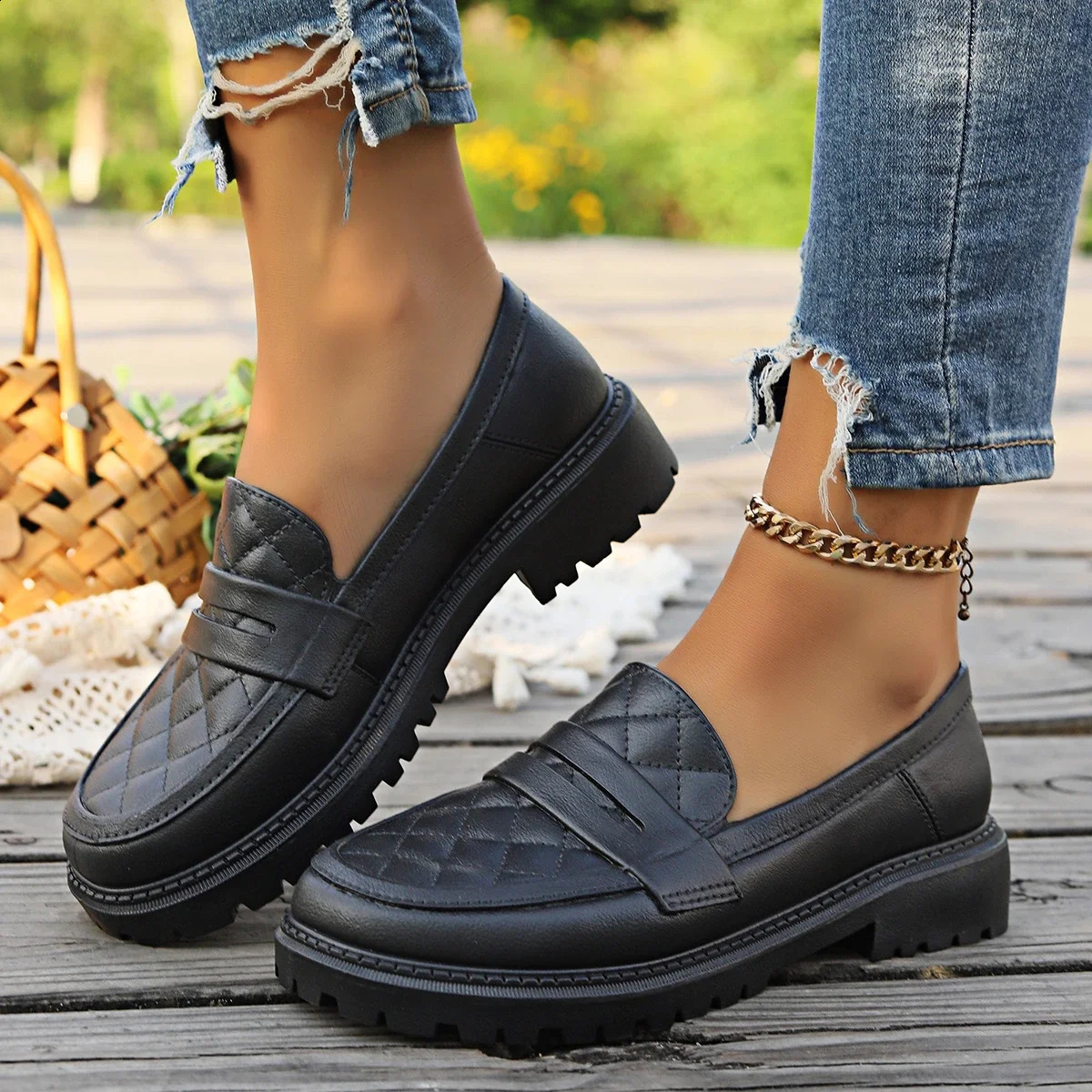 Spring and summer casual shallow mouth comfortable and elegant low foot pad round toe square foot pad fashionable womens shoe number 2192 240914