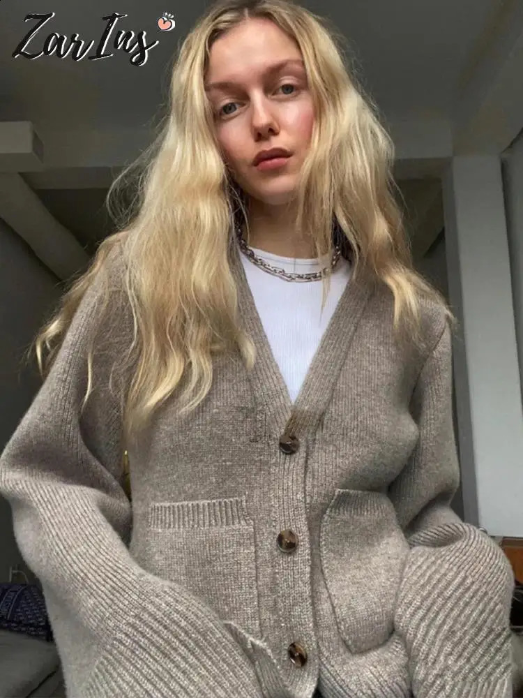 Fashionable solid pocket womens cardigan elegant Vneck long sleeved sweater autumn and winter single chest casual knit 240906