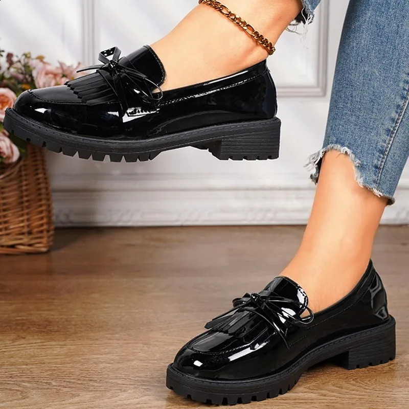 Womens Spring 2024 Fashion Round Flat Shoes Anti slip Womens Shoes PU Leather Shallow Mouth Smooth Womens Flat Shoes Large Size 240914