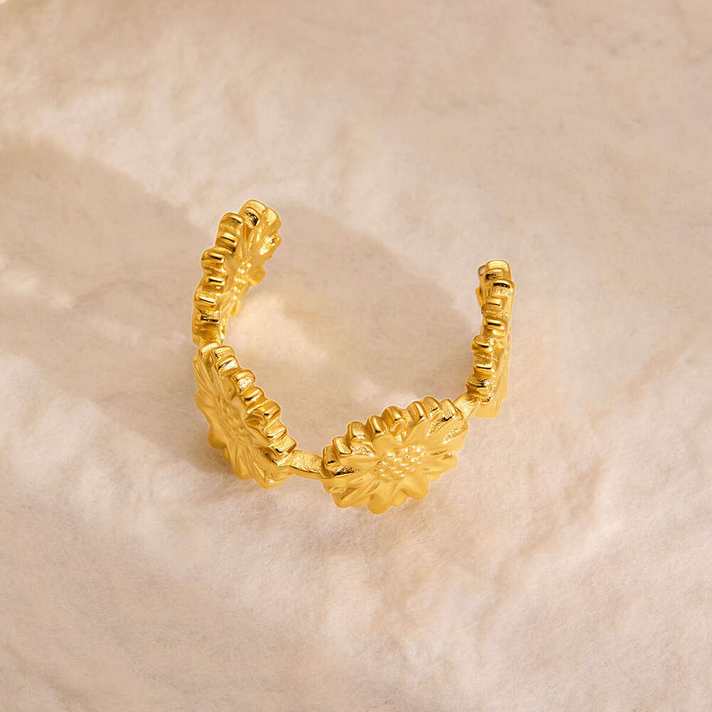 High end ring artistic little Zou Ju titanium steel non fading personality 18K gold-plated C-shaped ring hand jewelry ring Party Gift Designer Jewelry