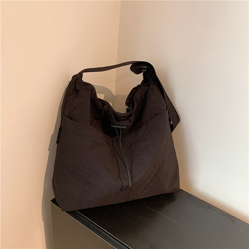 2025 Women's Leisure Personalized Design Shoulder Bag New Fashionable Fabric Single Shoulder Large Capacity Handbag Class Commuter Crossbody Bag 