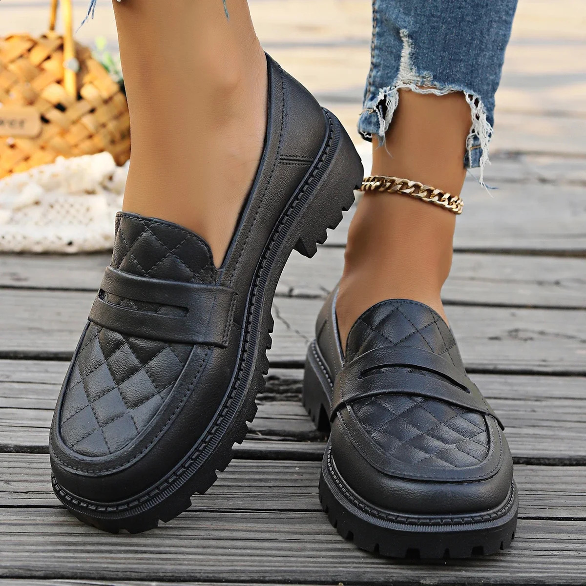 Spring and summer casual shallow mouth comfortable and elegant low foot pad round toe square foot pad fashionable womens shoe number 2192 240914