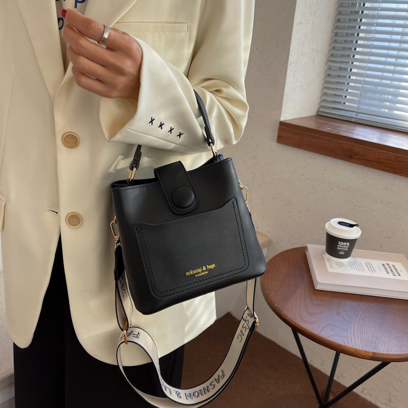 2025 new shoulder multifunctional designer fashion crossbody bag