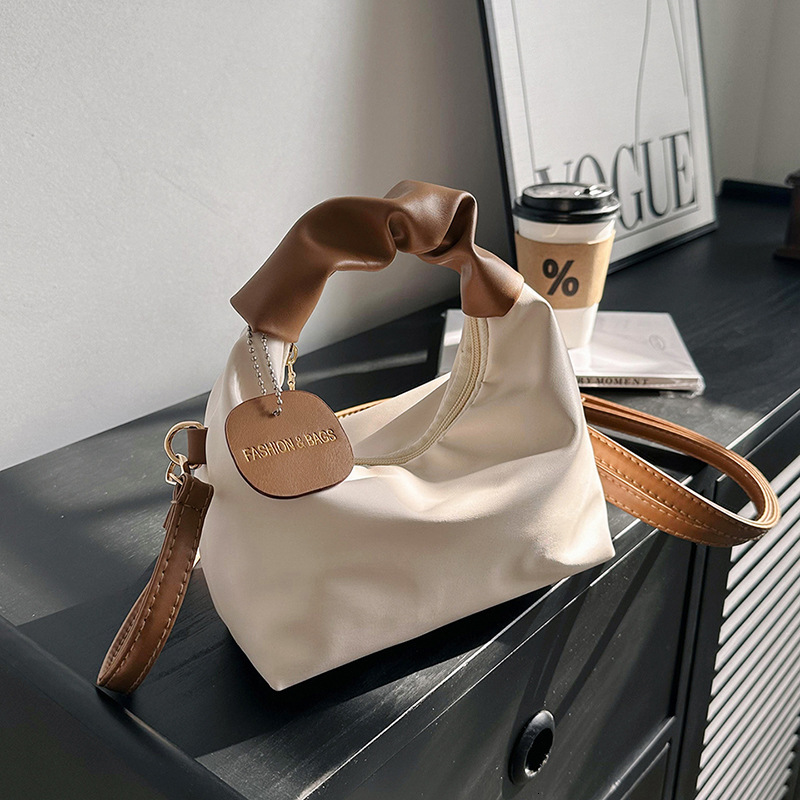 Lightweight Luxury Texture Korean Version Soft Leather Handheld Crossbody Bag 2025 Summer New Single Shoulder Crossbody Bag Women's Fashionable H