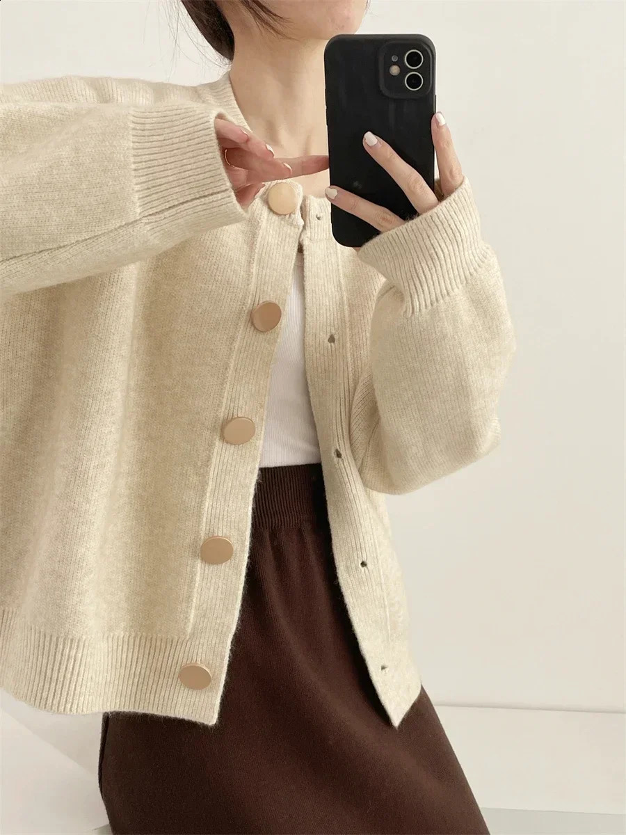 Short Knit Cardigan Solid Color Top 2024 Winterl Women Sweater Long Sleeves Single Breast Loose Korean Fashion Sweaters 240905
