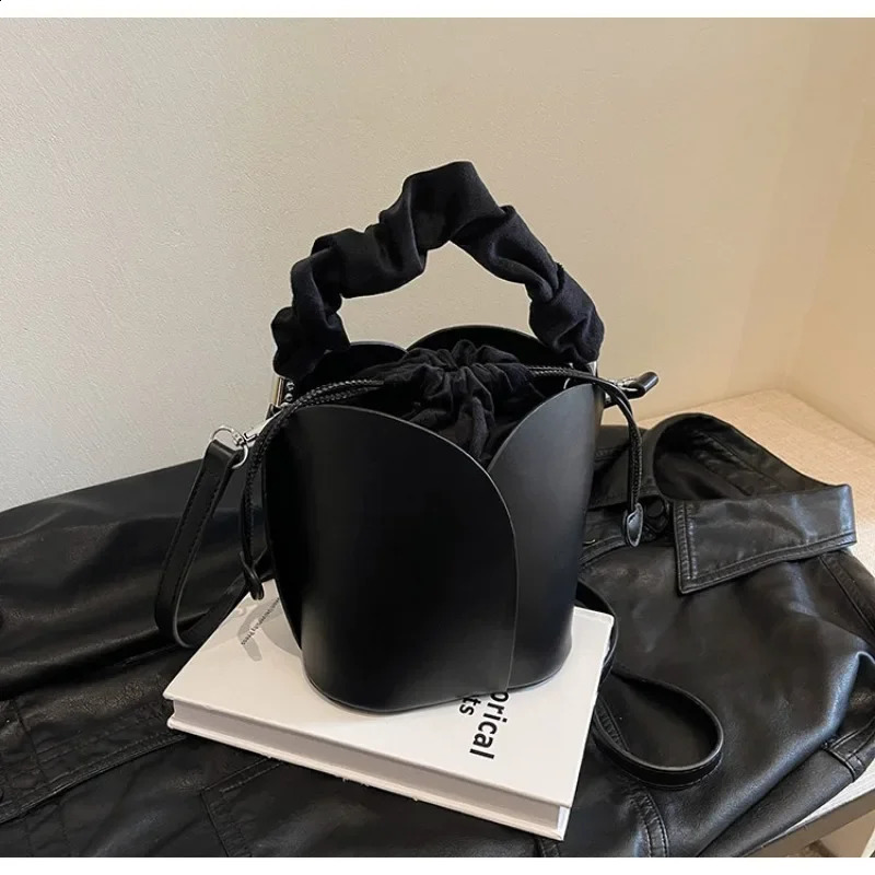 Simple PU bucket bag American pet folding handle cross shaped bag creative fashionable handbag cute messenger bag 240912