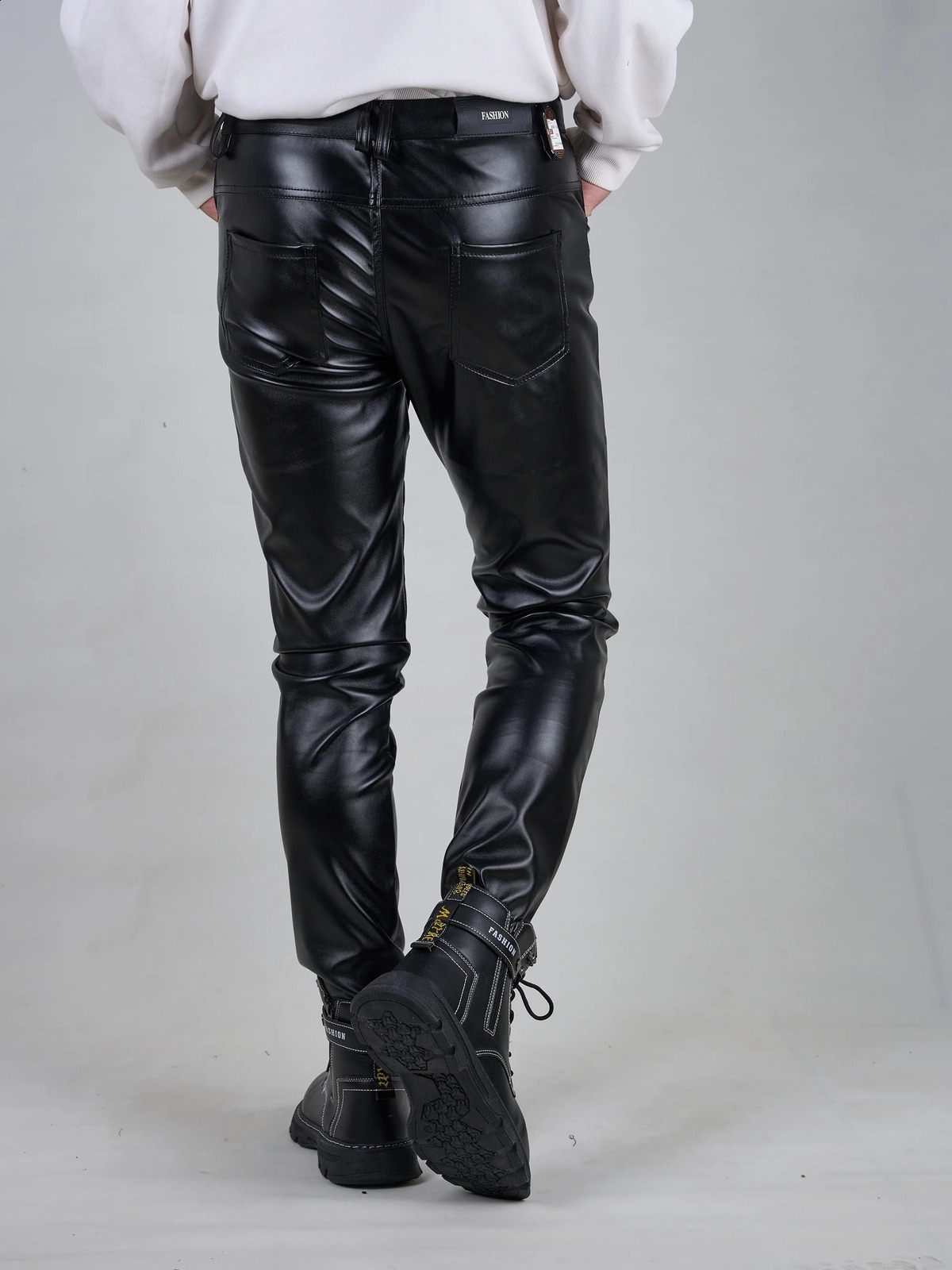 Elevator spring wardrobe mens slim fit PU leather pants with pockets - fashionable and avant-garde gentlemans Versatile reachable 240913