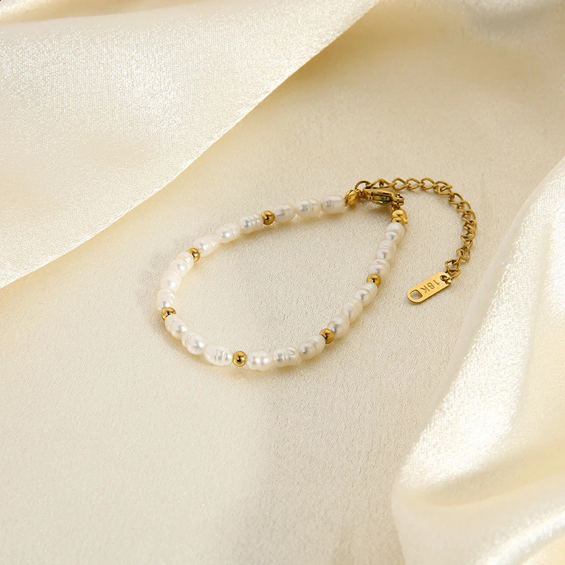 Elegant Baroque freshwater pearl necklace necklace suitable for womens waterproof stainless steel necklace jewelry gifts 240914