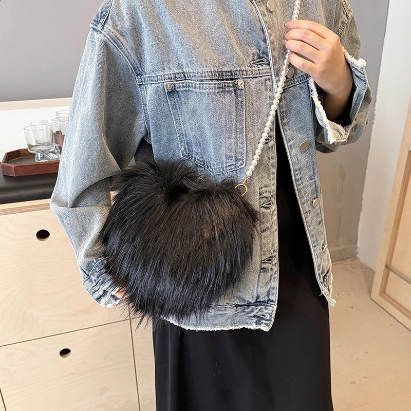 10 Color Soft Plush Bag Women Retro Pearl Chain Crossbody Bag Faux Fur Evening Clutch Bag Handbag Red Heart Bag Purse 240909
