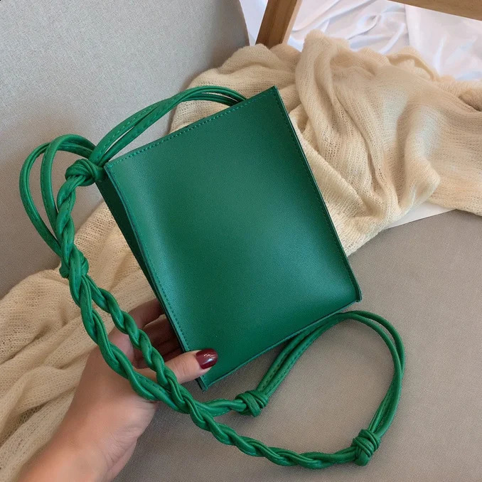 Fashion Womens Clothing Student Diagonal Solid Korean Edition Creative Personalized Bag Womens Trendy Small Bag 240912